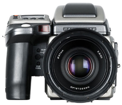 哈苏发布两款数码相机新品，重新定义专业摄影边界